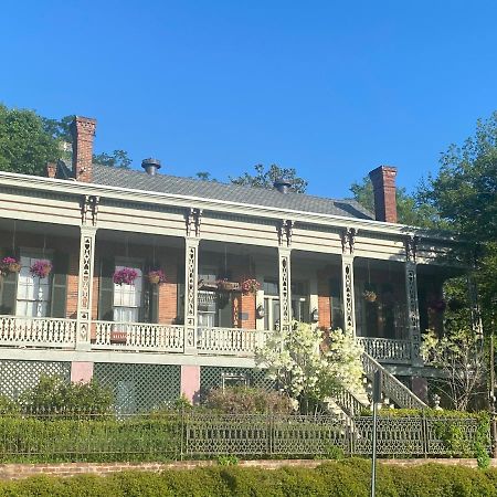 Corners Mansion Inn - A Bed And Breakfast ヴィックスバーグ エクステリア 写真