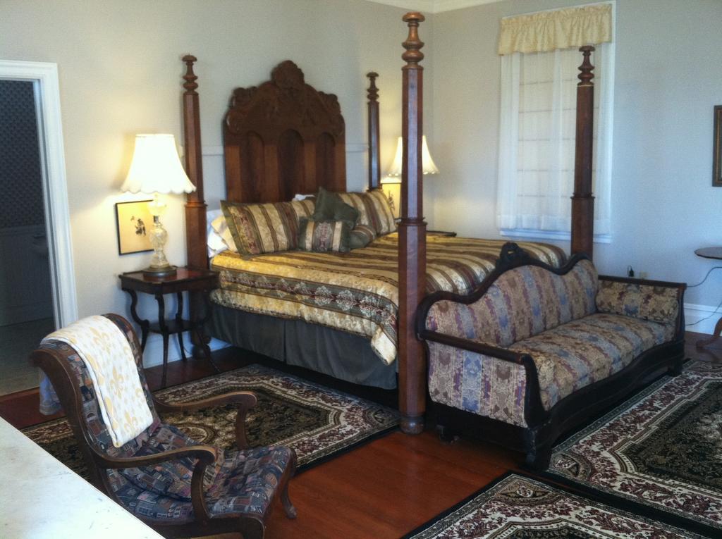 Corners Mansion Inn - A Bed And Breakfast ヴィックスバーグ 部屋 写真