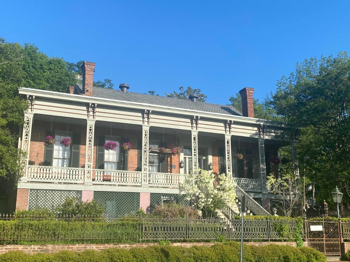 Corners Mansion Inn - A Bed And Breakfast ヴィックスバーグ エクステリア 写真