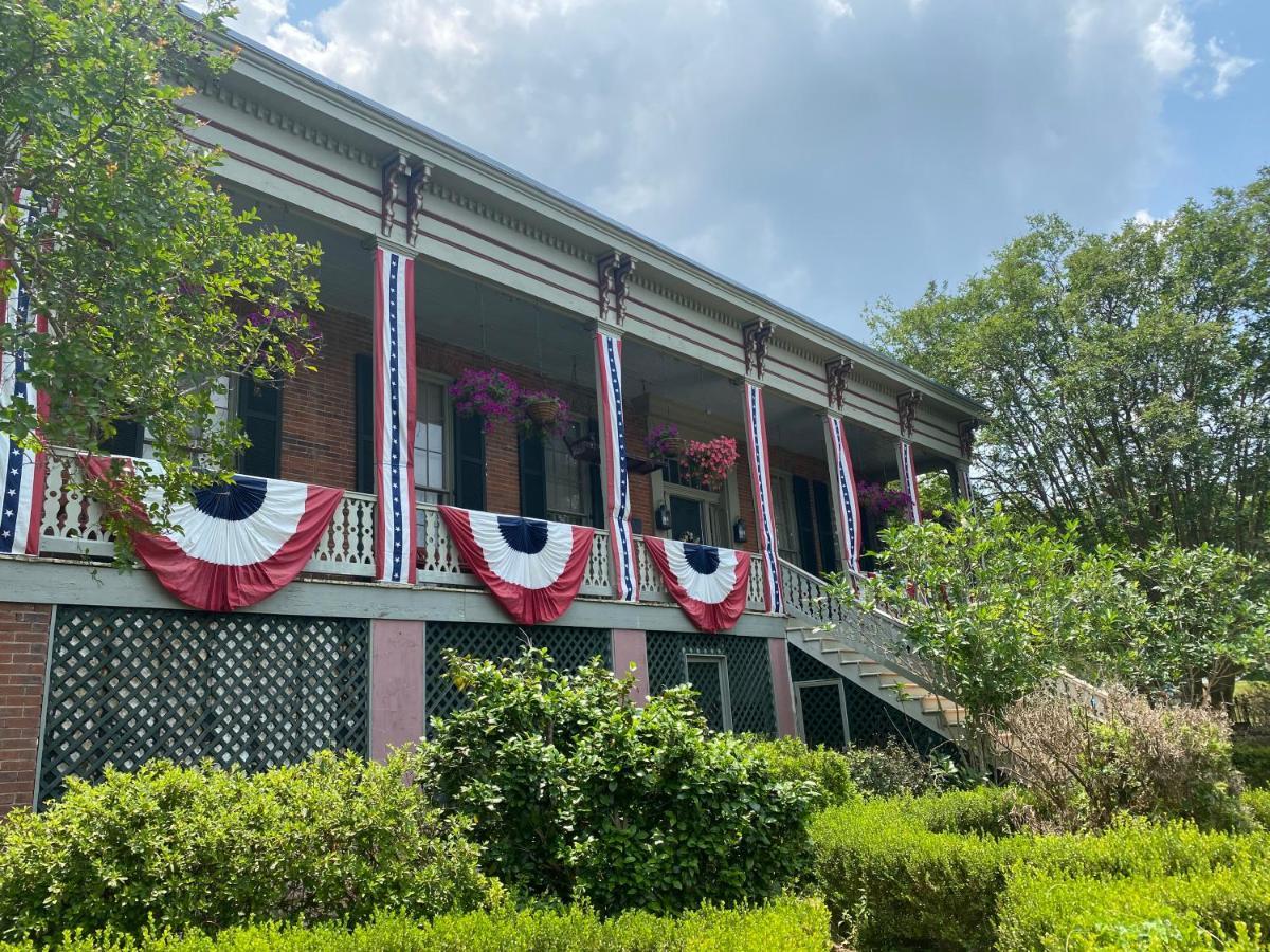 Corners Mansion Inn - A Bed And Breakfast ヴィックスバーグ エクステリア 写真