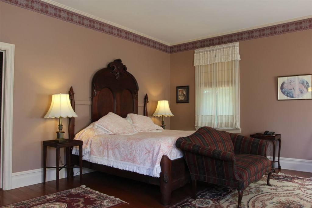 Corners Mansion Inn - A Bed And Breakfast ヴィックスバーグ 部屋 写真