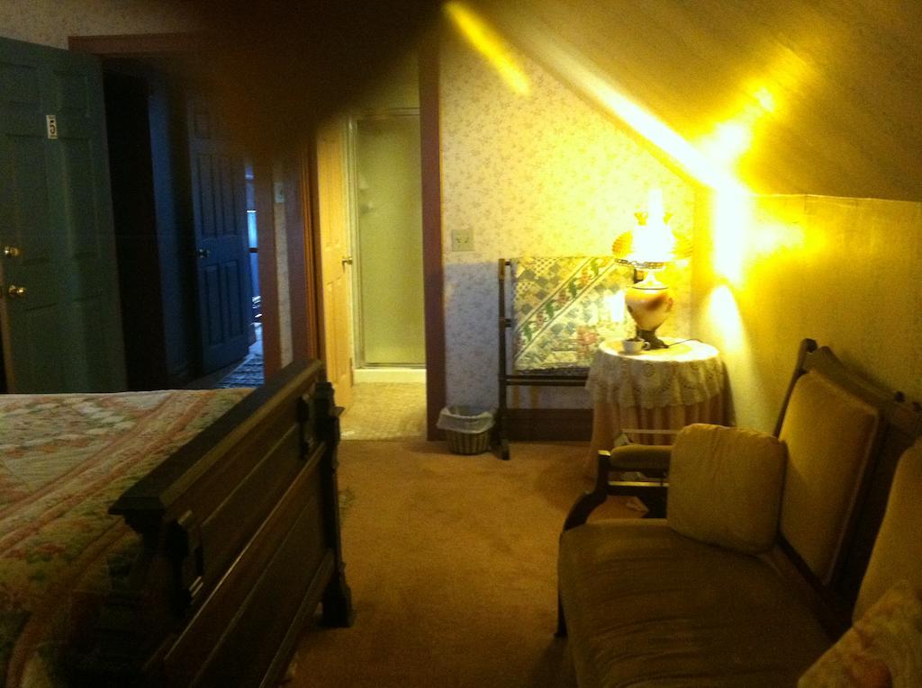 Corners Mansion Inn - A Bed And Breakfast ヴィックスバーグ エクステリア 写真