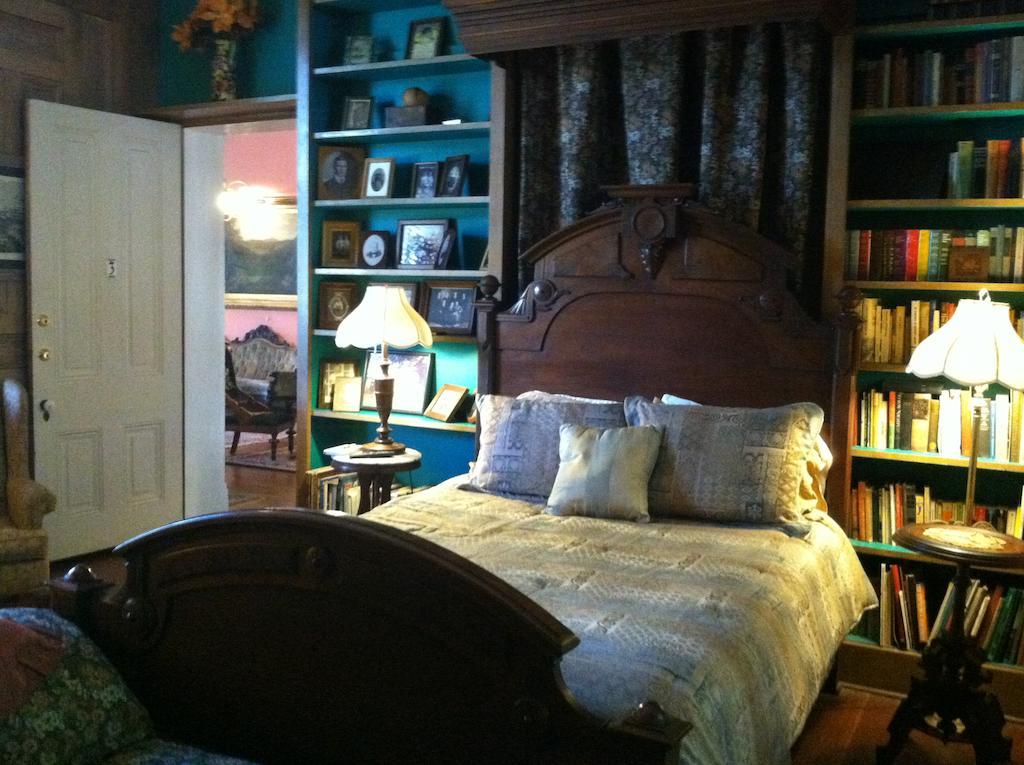 Corners Mansion Inn - A Bed And Breakfast ヴィックスバーグ 部屋 写真