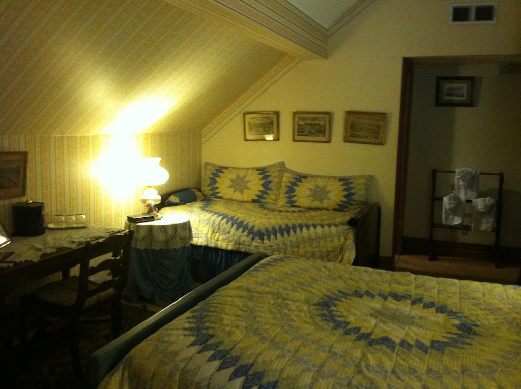 Corners Mansion Inn - A Bed And Breakfast ヴィックスバーグ 部屋 写真