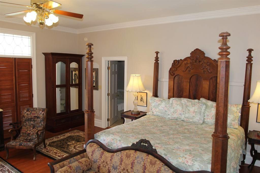 Corners Mansion Inn - A Bed And Breakfast ヴィックスバーグ 部屋 写真