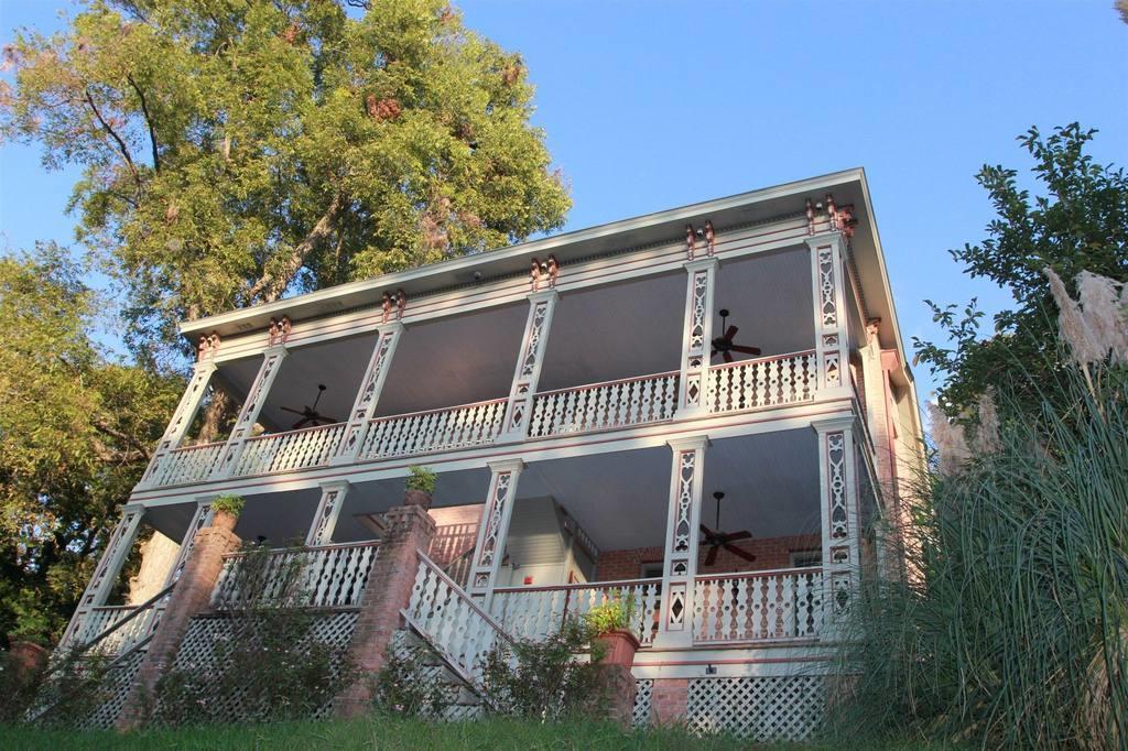 Corners Mansion Inn - A Bed And Breakfast ヴィックスバーグ エクステリア 写真