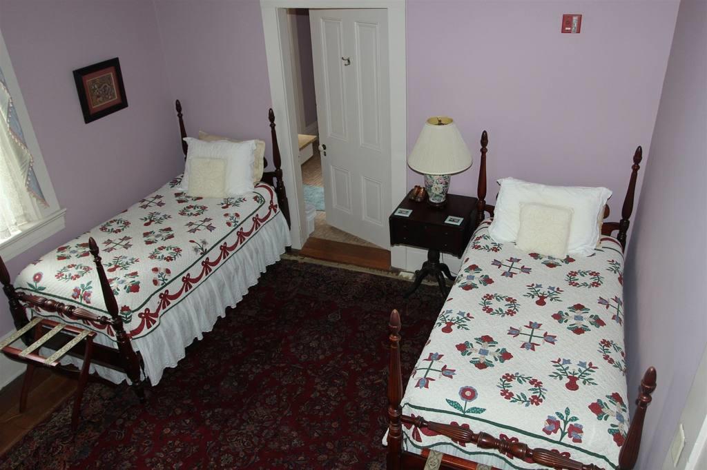 Corners Mansion Inn - A Bed And Breakfast ヴィックスバーグ エクステリア 写真