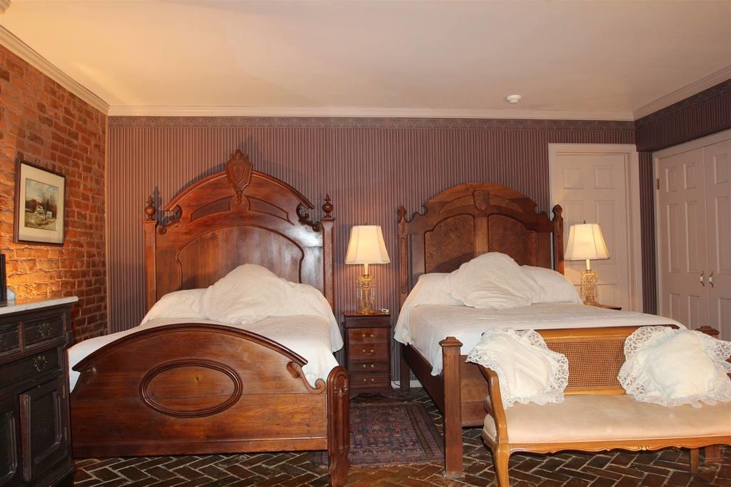 Corners Mansion Inn - A Bed And Breakfast ヴィックスバーグ エクステリア 写真