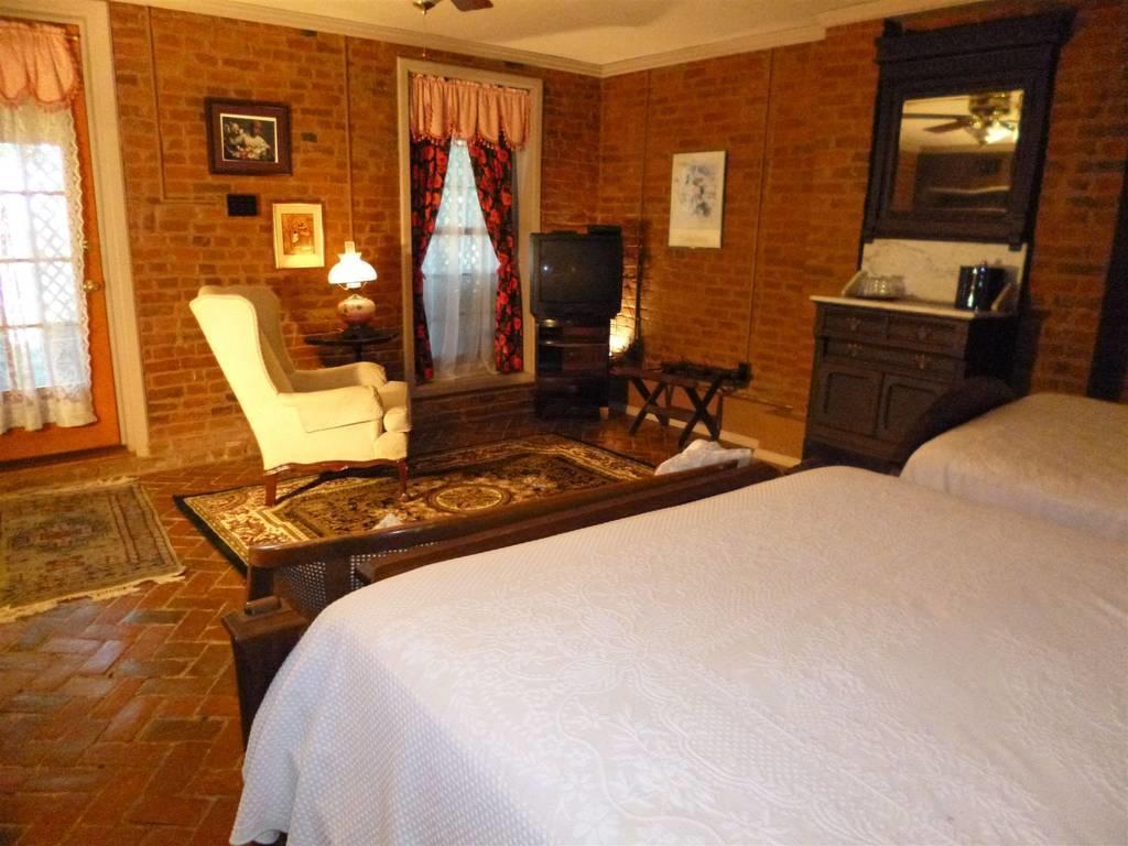Corners Mansion Inn - A Bed And Breakfast ヴィックスバーグ エクステリア 写真