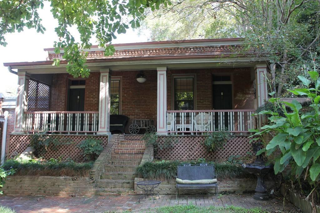 Corners Mansion Inn - A Bed And Breakfast ヴィックスバーグ エクステリア 写真