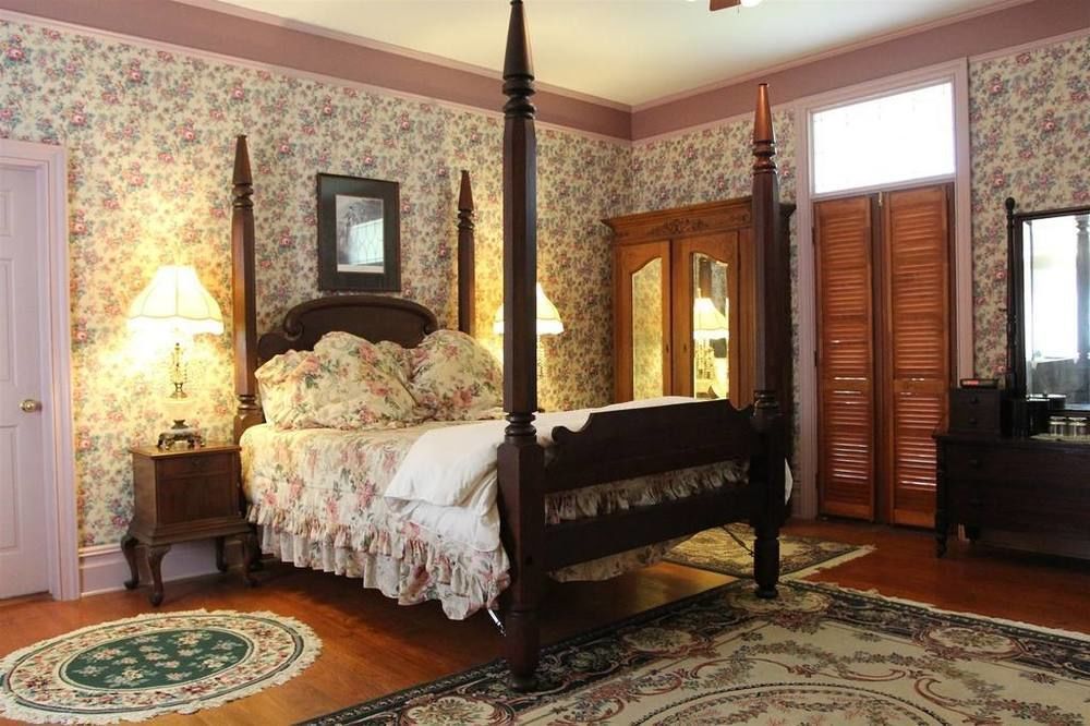 Corners Mansion Inn - A Bed And Breakfast ヴィックスバーグ エクステリア 写真